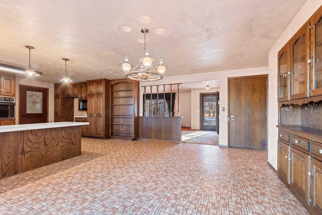 W1288 HICKORY DRIVE