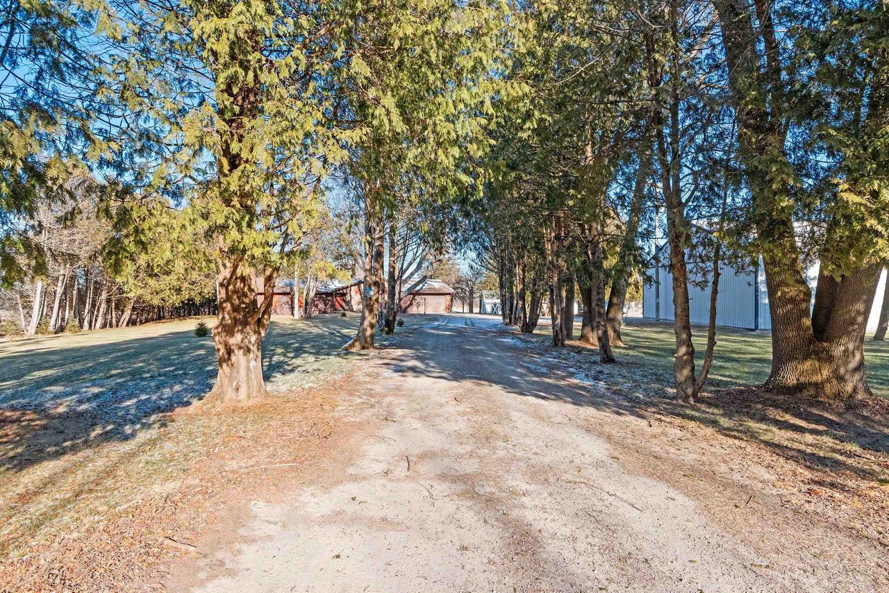 W1288 HICKORY DRIVE