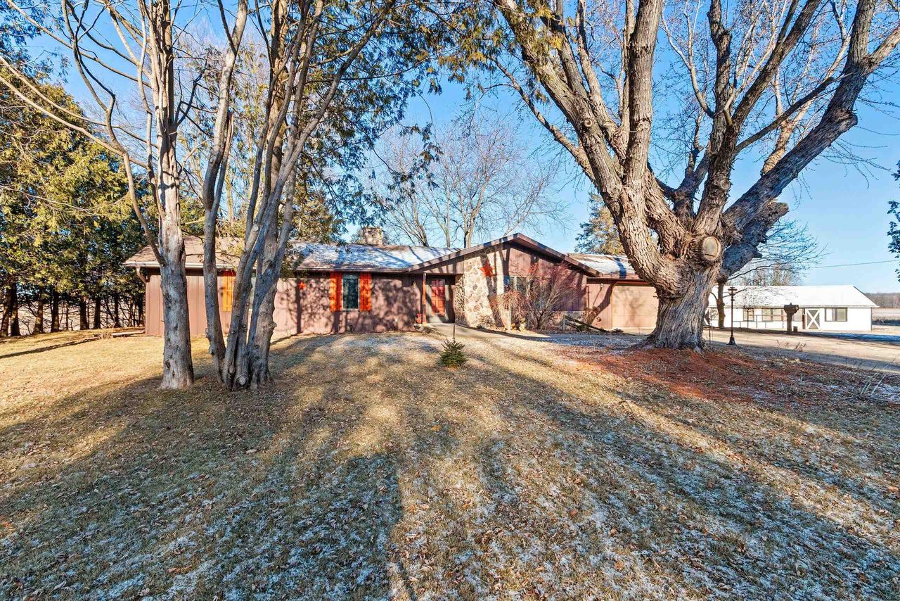W1288 HICKORY DRIVE