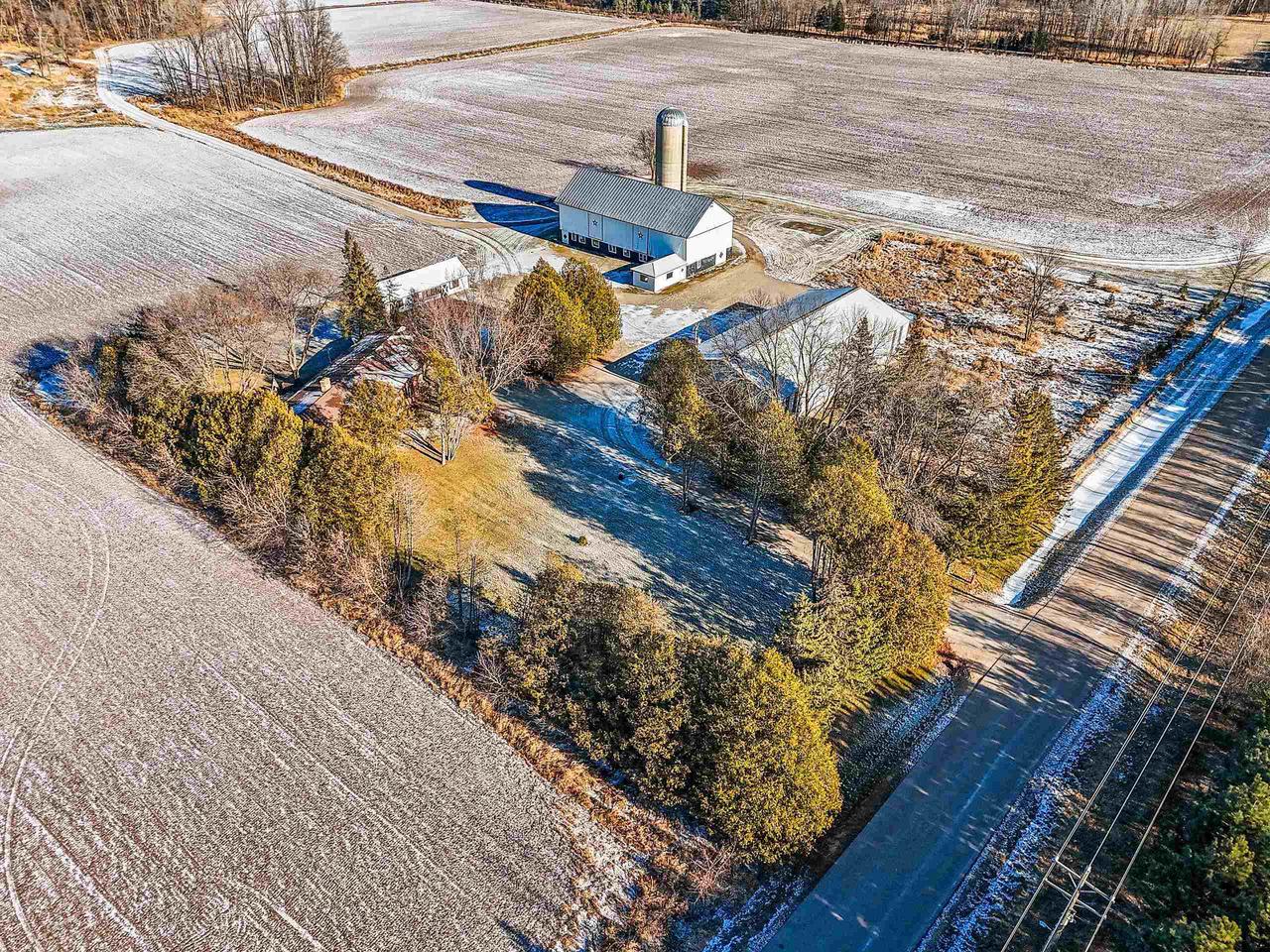 W1288 HICKORY DRIVE