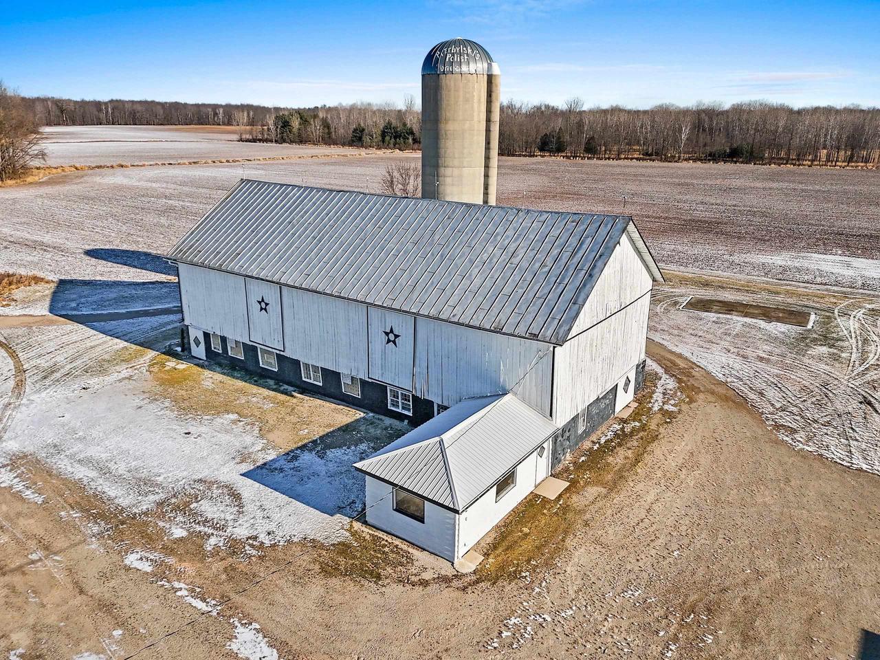 W1288 HICKORY DRIVE