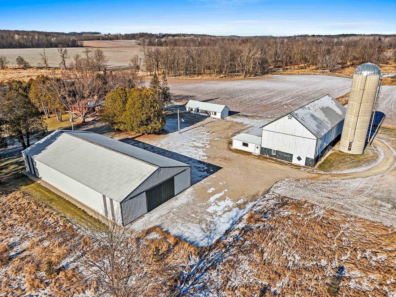 W1288 HICKORY DRIVE