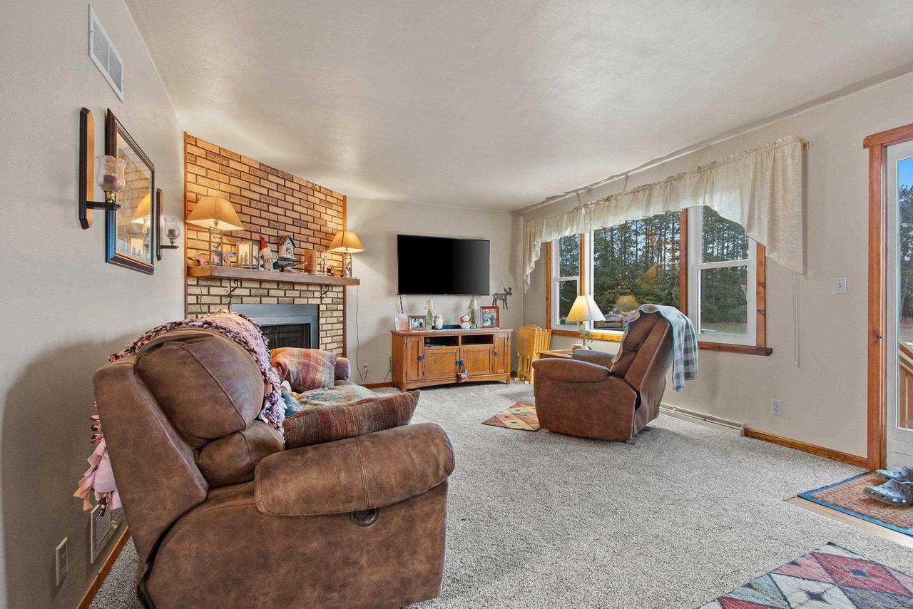 N2989 PIONEER ROAD