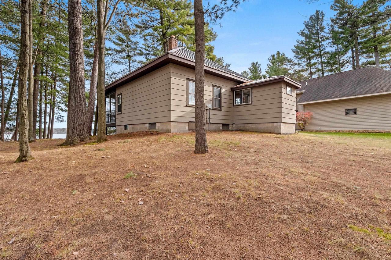 N2706 NORTH SHORE DRIVE