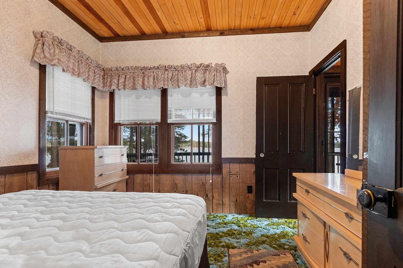 N2706 NORTH SHORE DRIVE