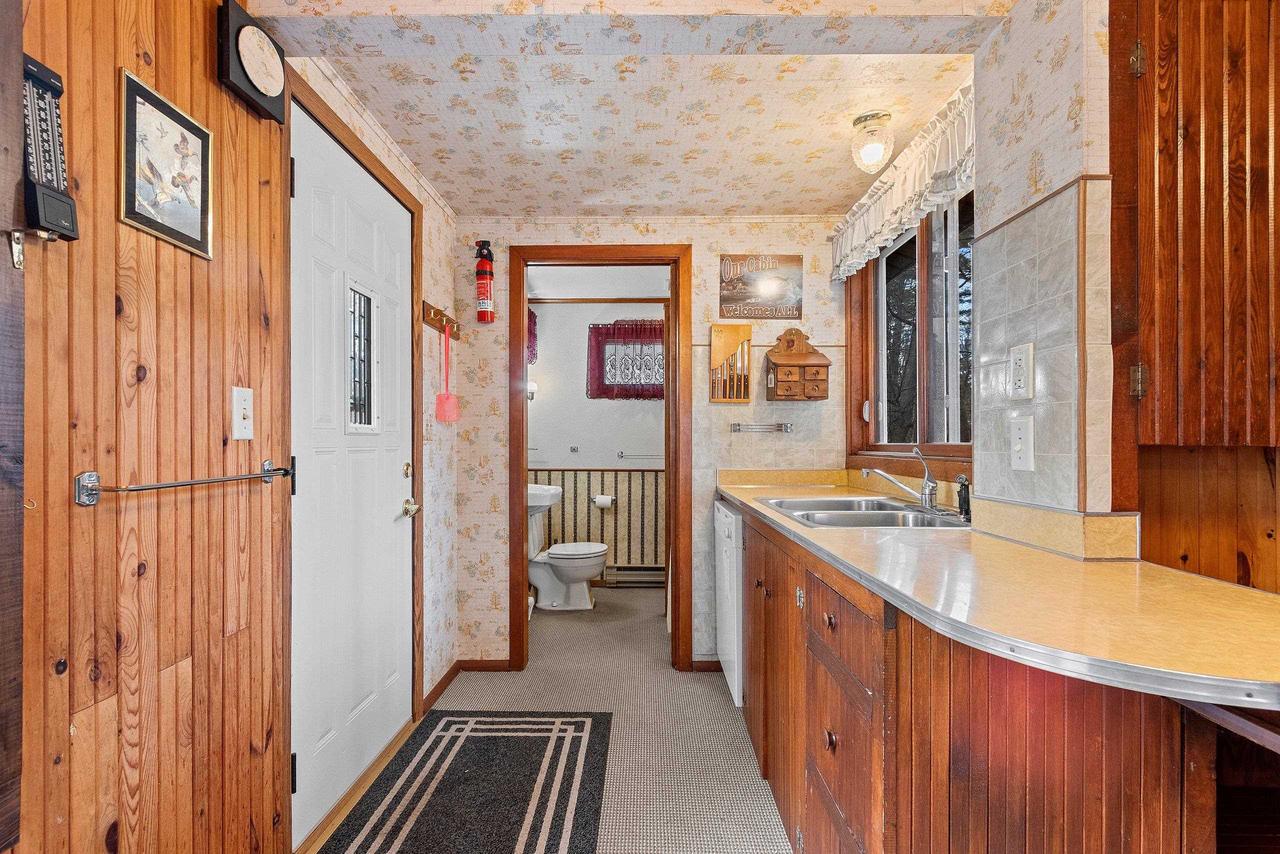 N2706 NORTH SHORE DRIVE