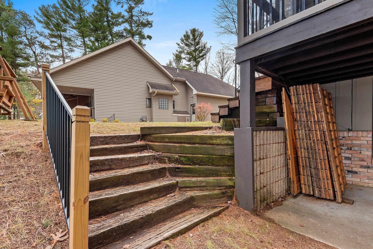 N2706 NORTH SHORE DRIVE