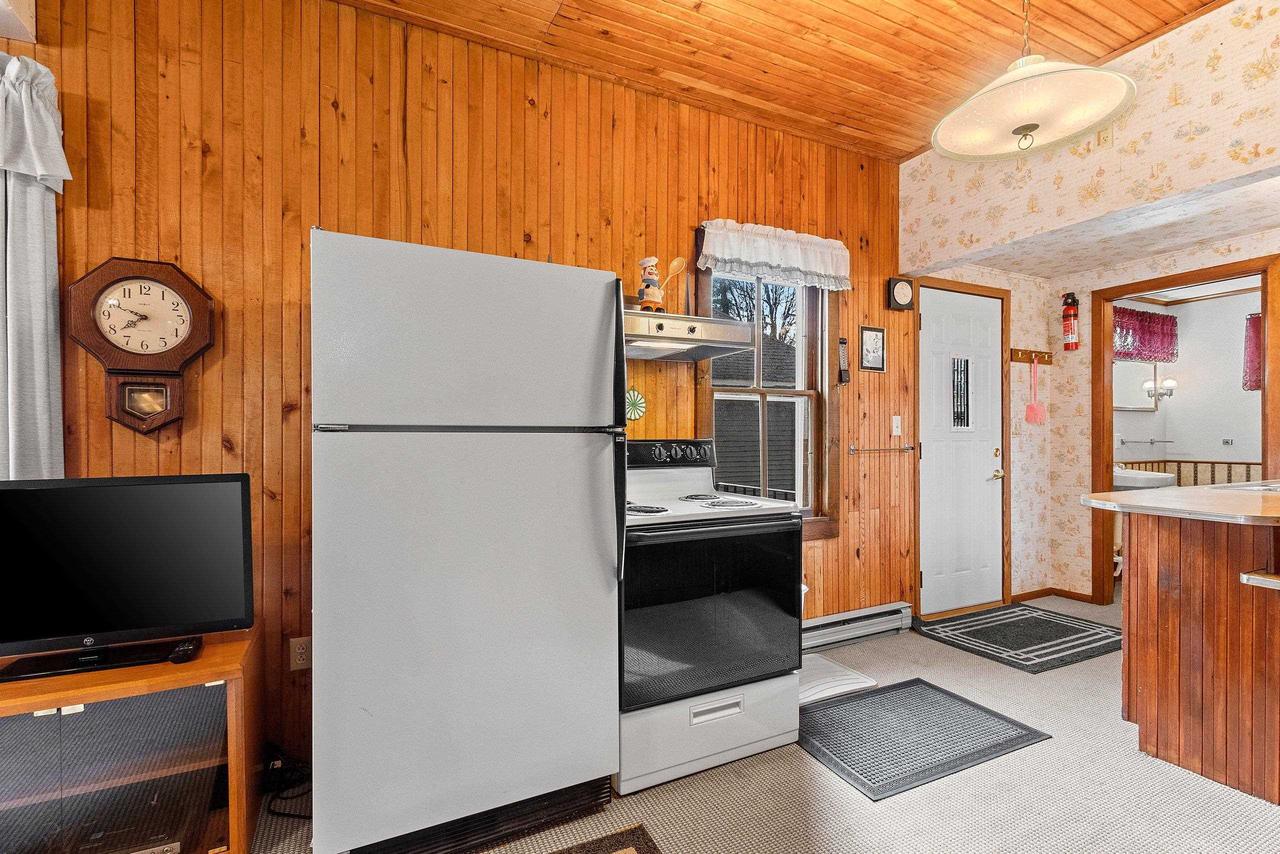 N2706 NORTH SHORE DRIVE