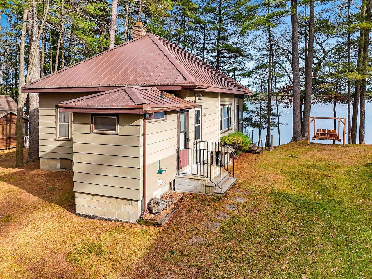 N2706 NORTH SHORE DRIVE