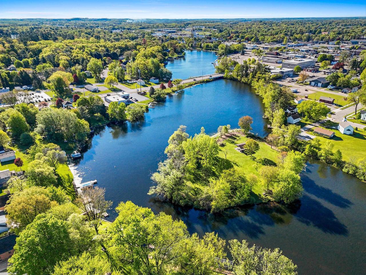 302 RIVER HEIGHTS