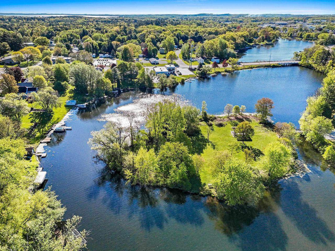 302 RIVER HEIGHTS