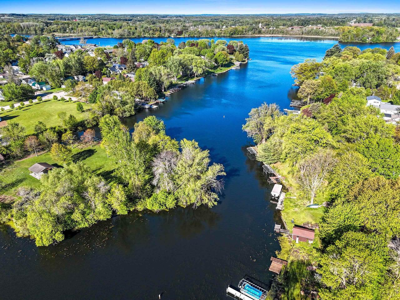 302 RIVER HEIGHTS