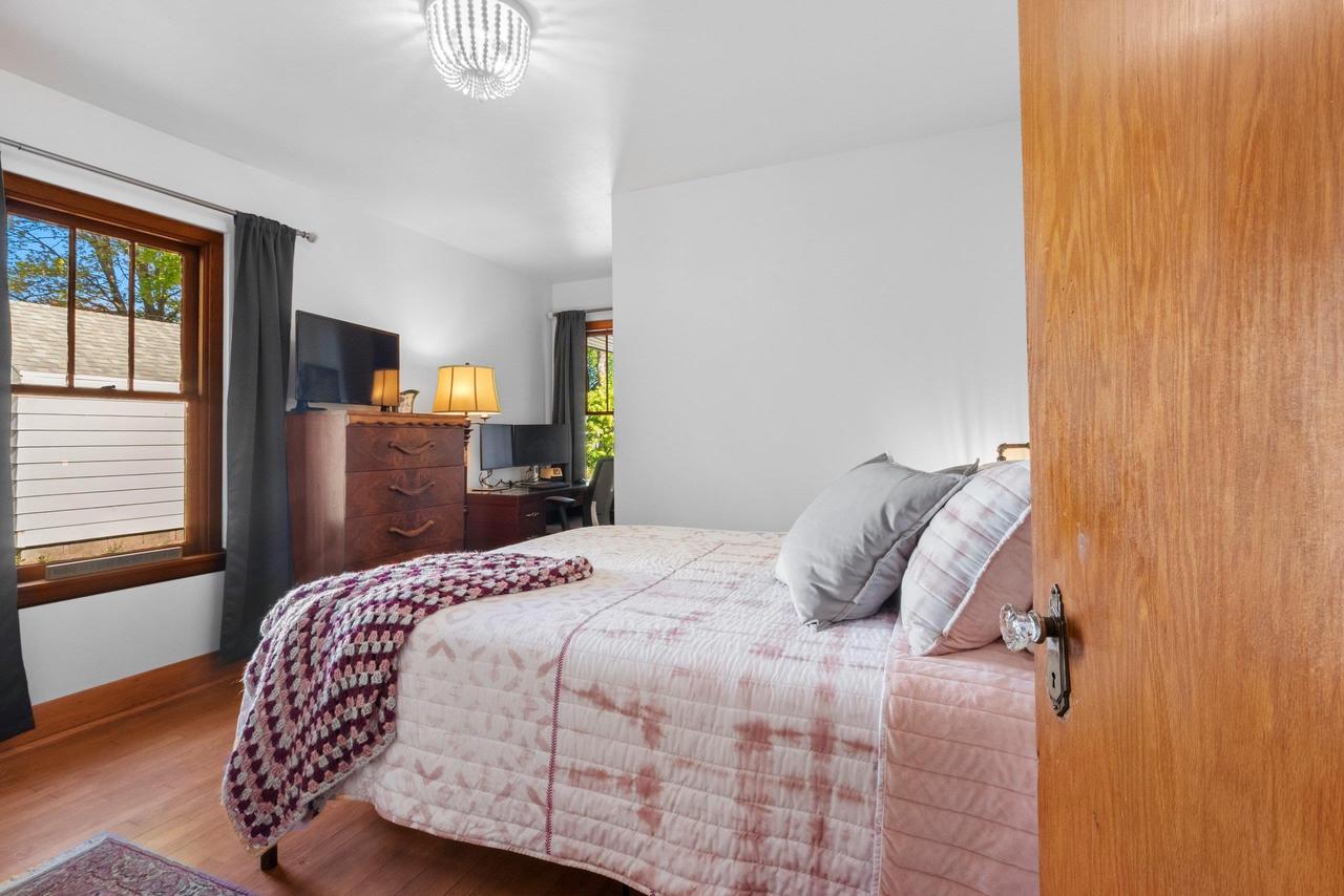 302 RIVER HEIGHTS