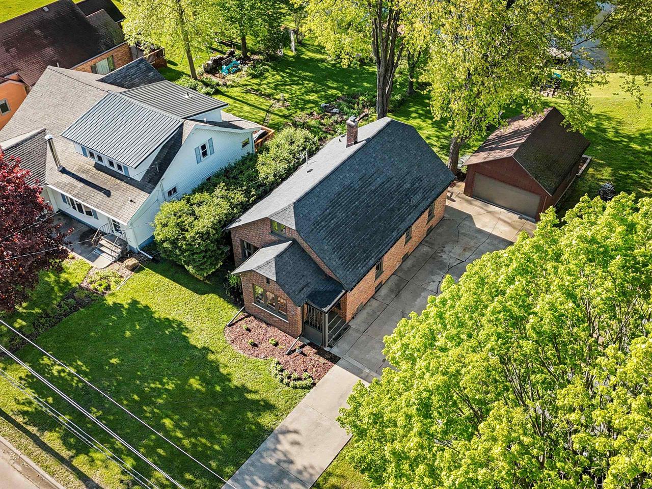 302 RIVER HEIGHTS