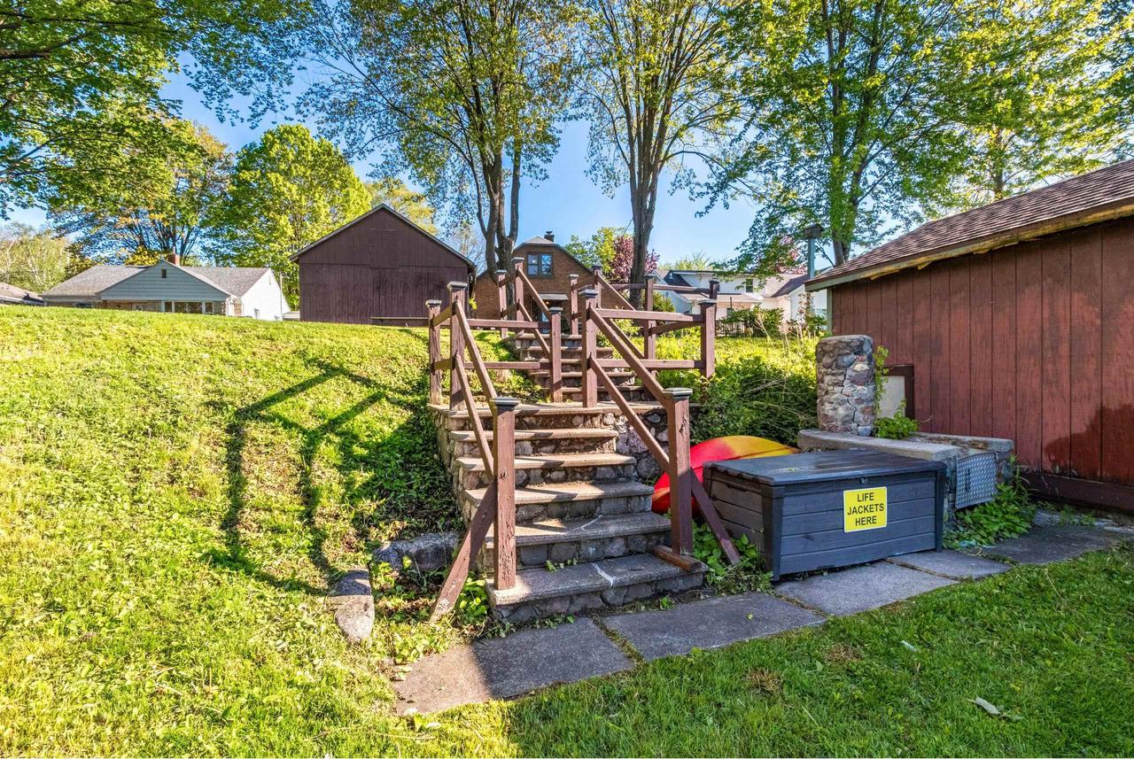 302 RIVER HEIGHTS