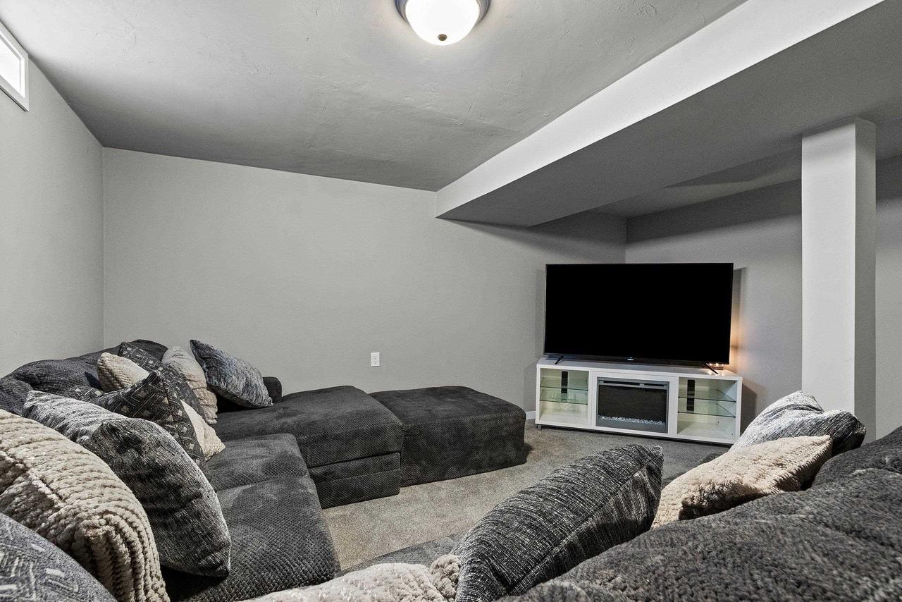 1119 South WEED STREET