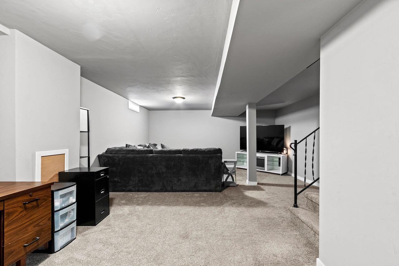 1119 South WEED STREET