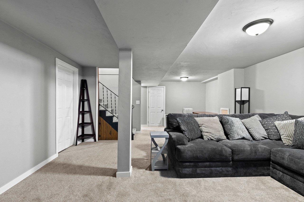 1119 South WEED STREET