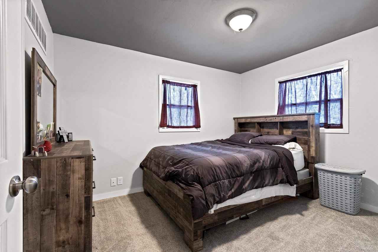 1119 South WEED STREET