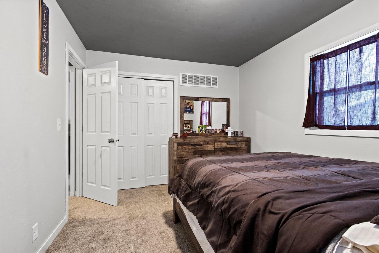 1119 South WEED STREET