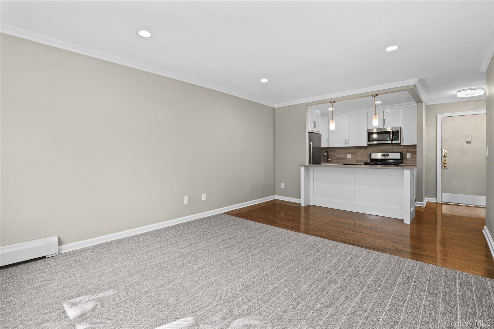 152B N Broadway Unit: 2E