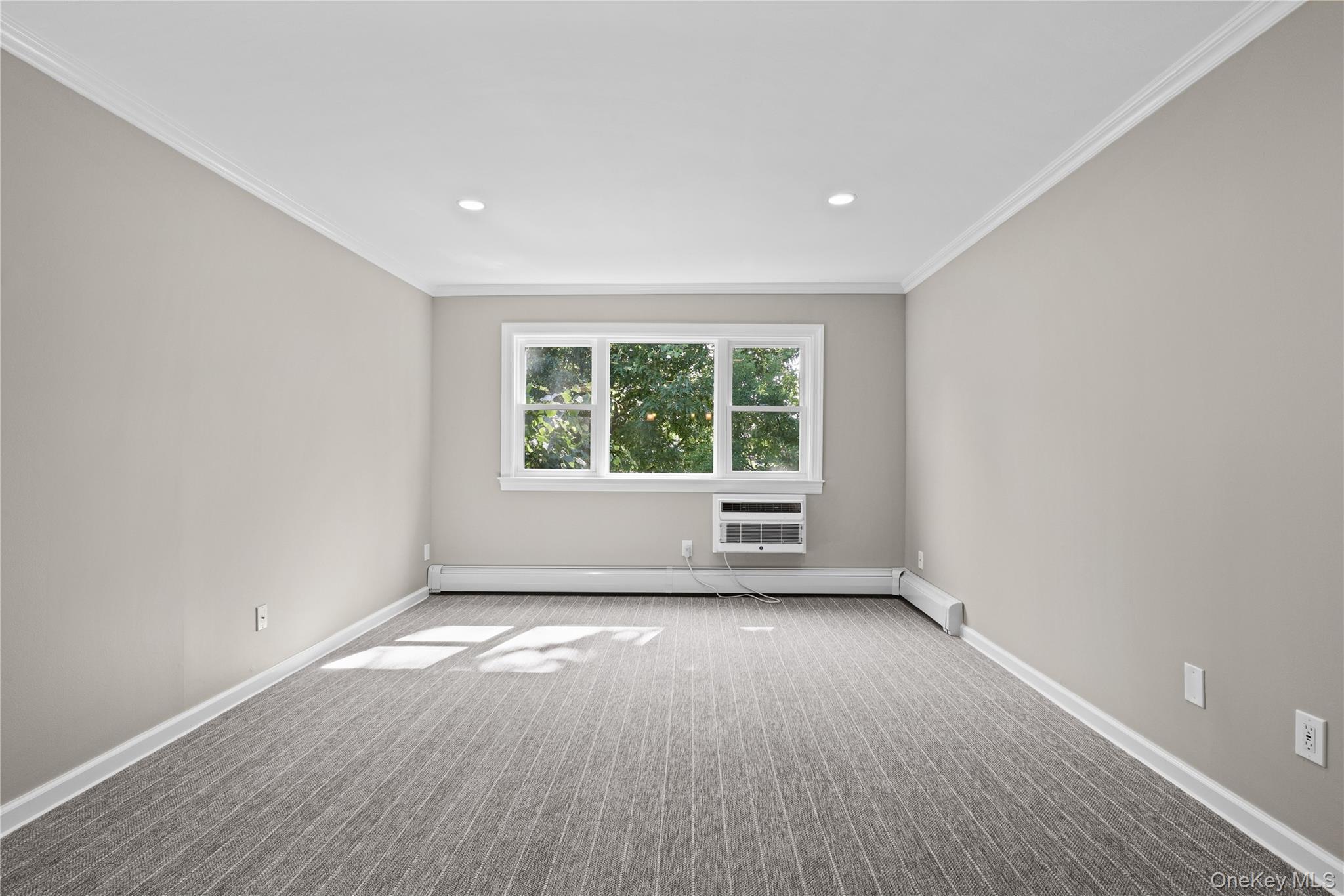 152B N Broadway Unit: 2E