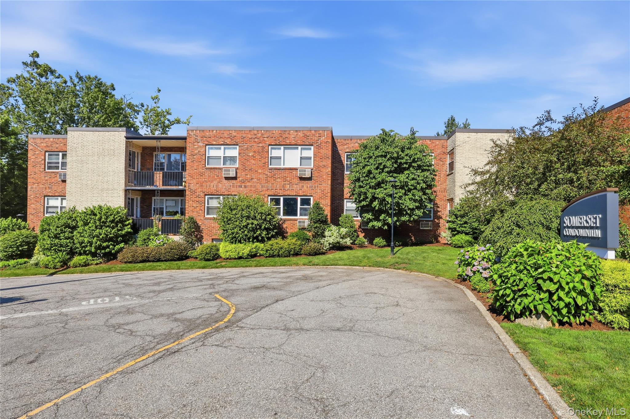 152B N Broadway Unit: 2E