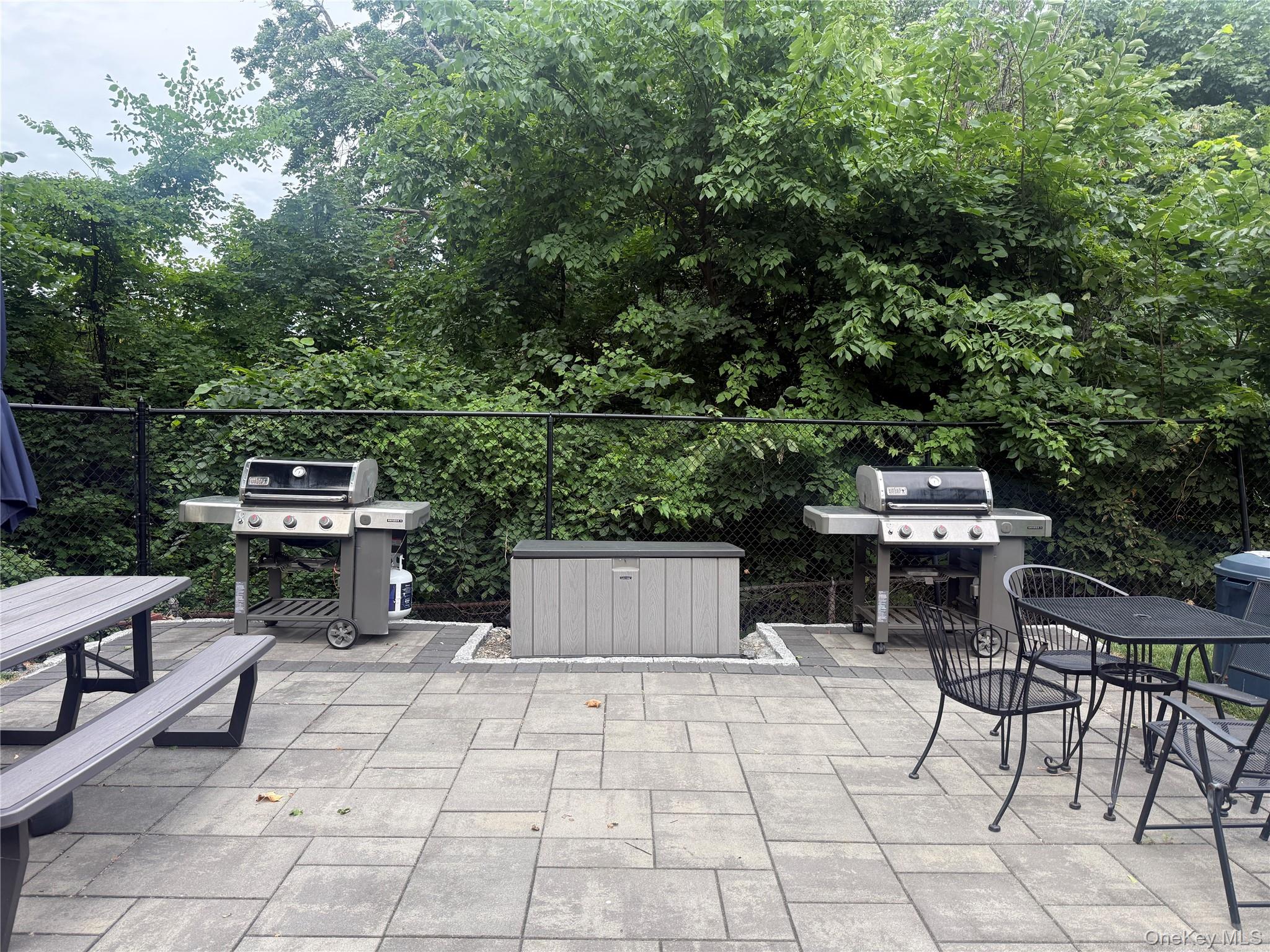 152B N Broadway Unit: 2E