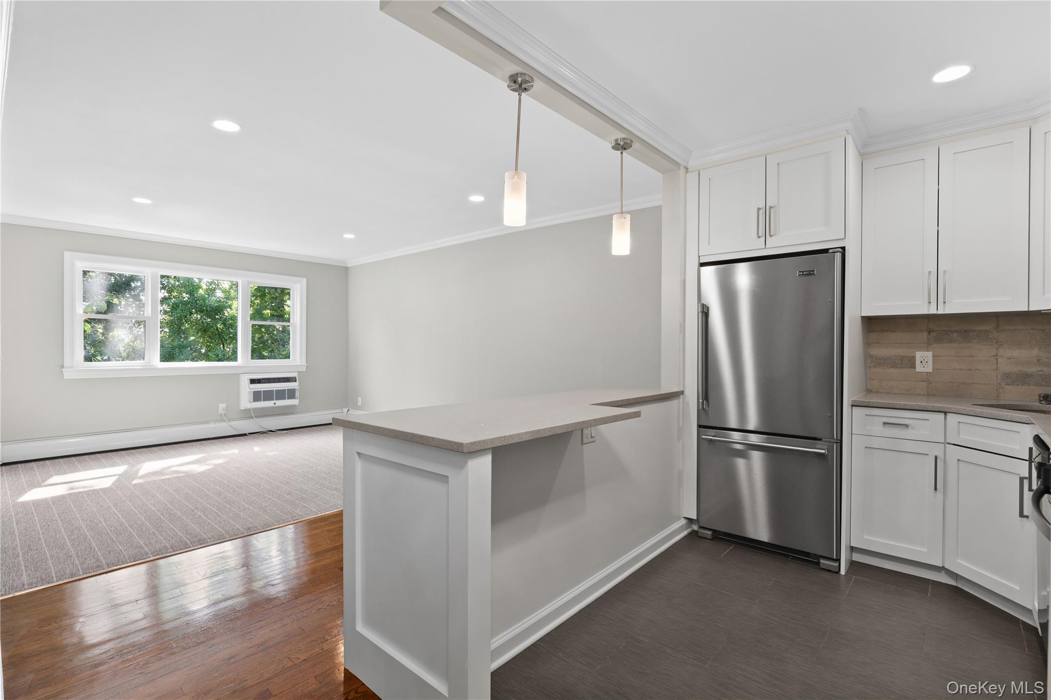 152B N Broadway Unit: 2E