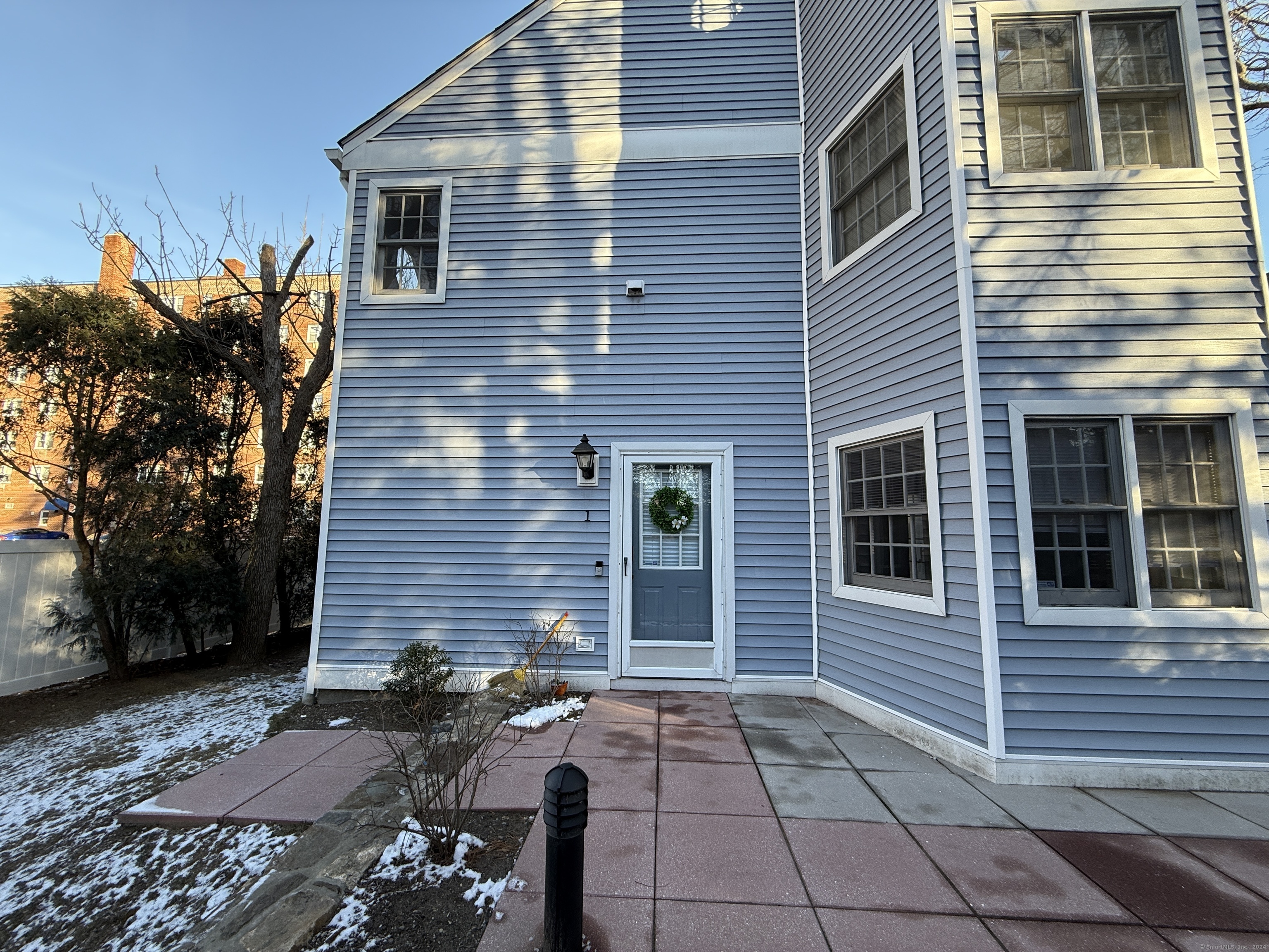 118 Grove Street APT 1