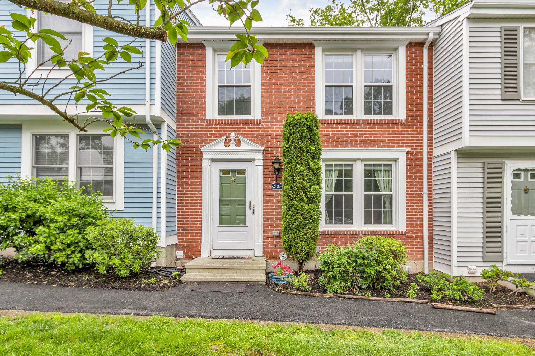 2103 Kings Way Unit: 2103