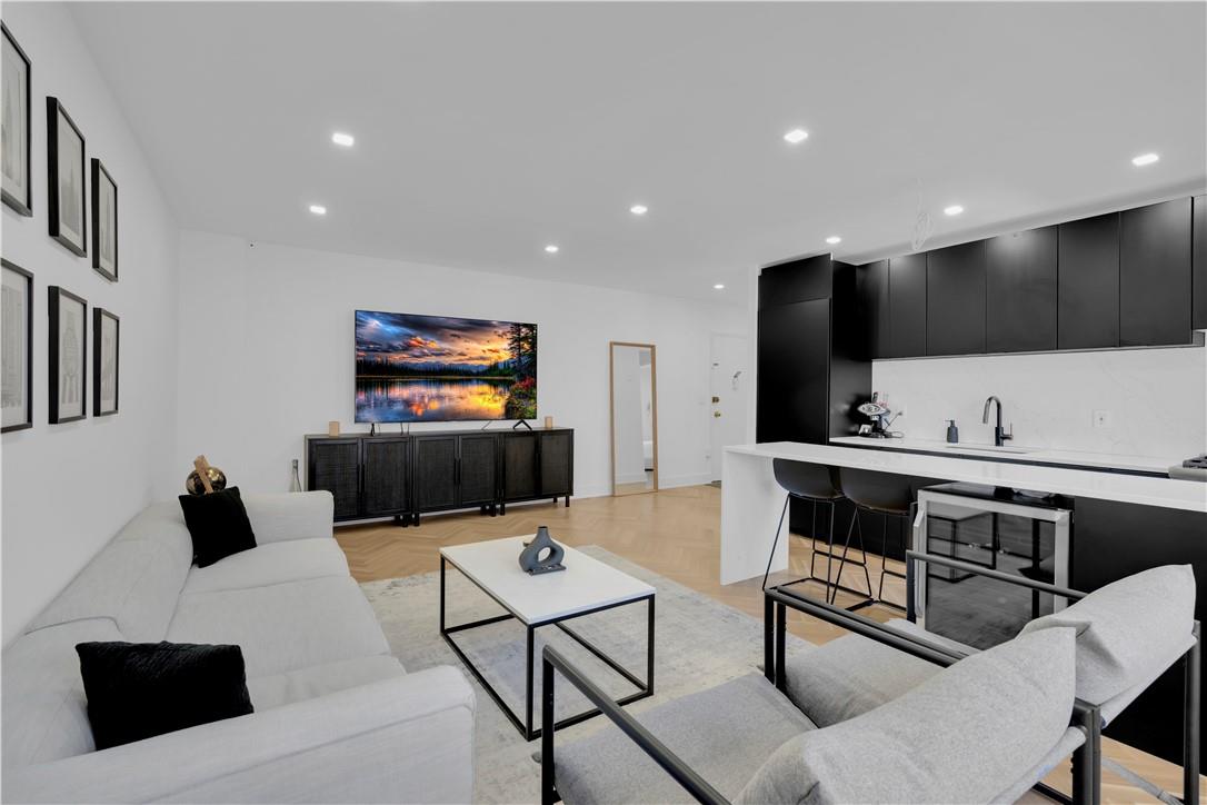 16 N Broadway Unit: 5J