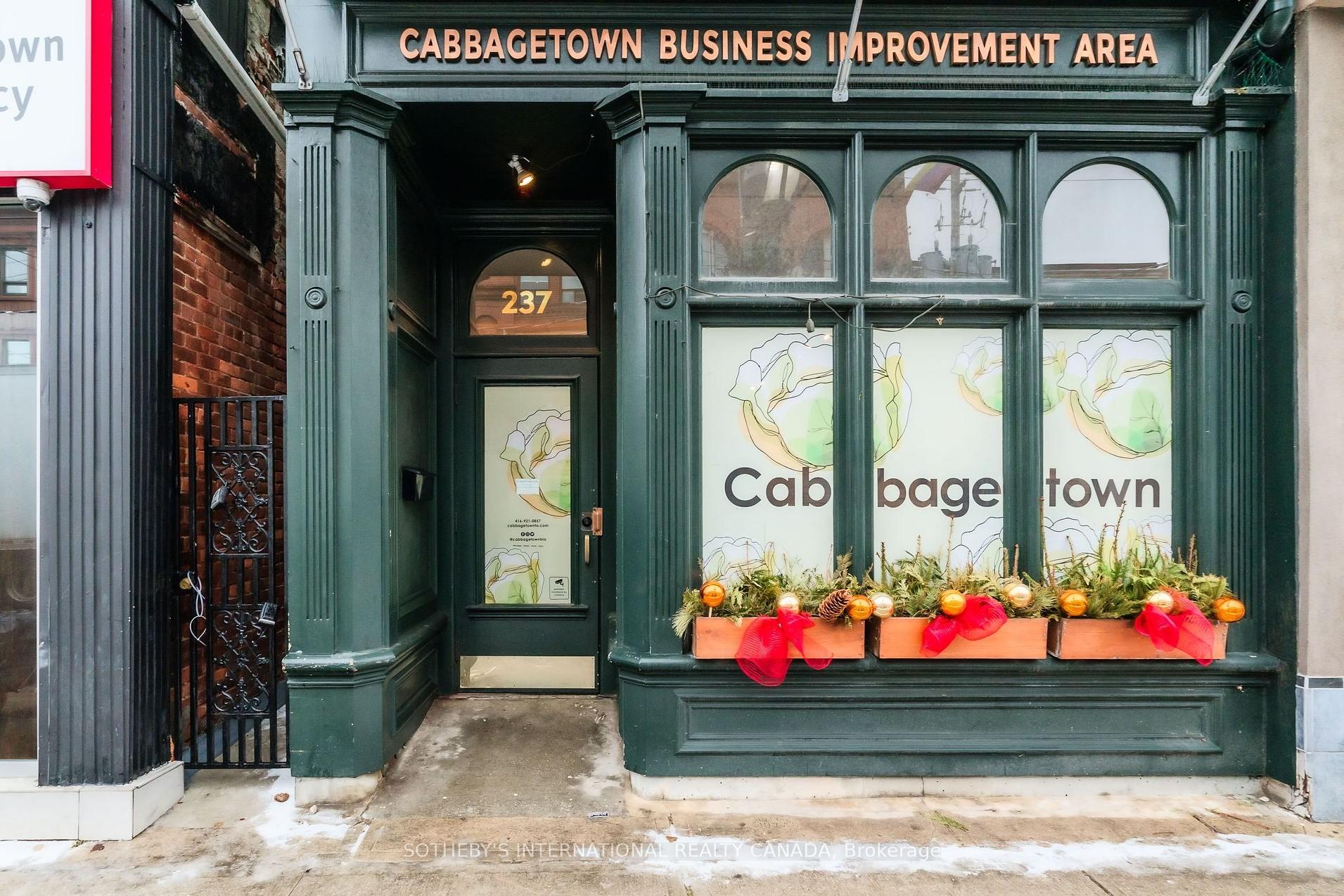 237 Carlton Street, Toronto C08, ON M5A 2L2