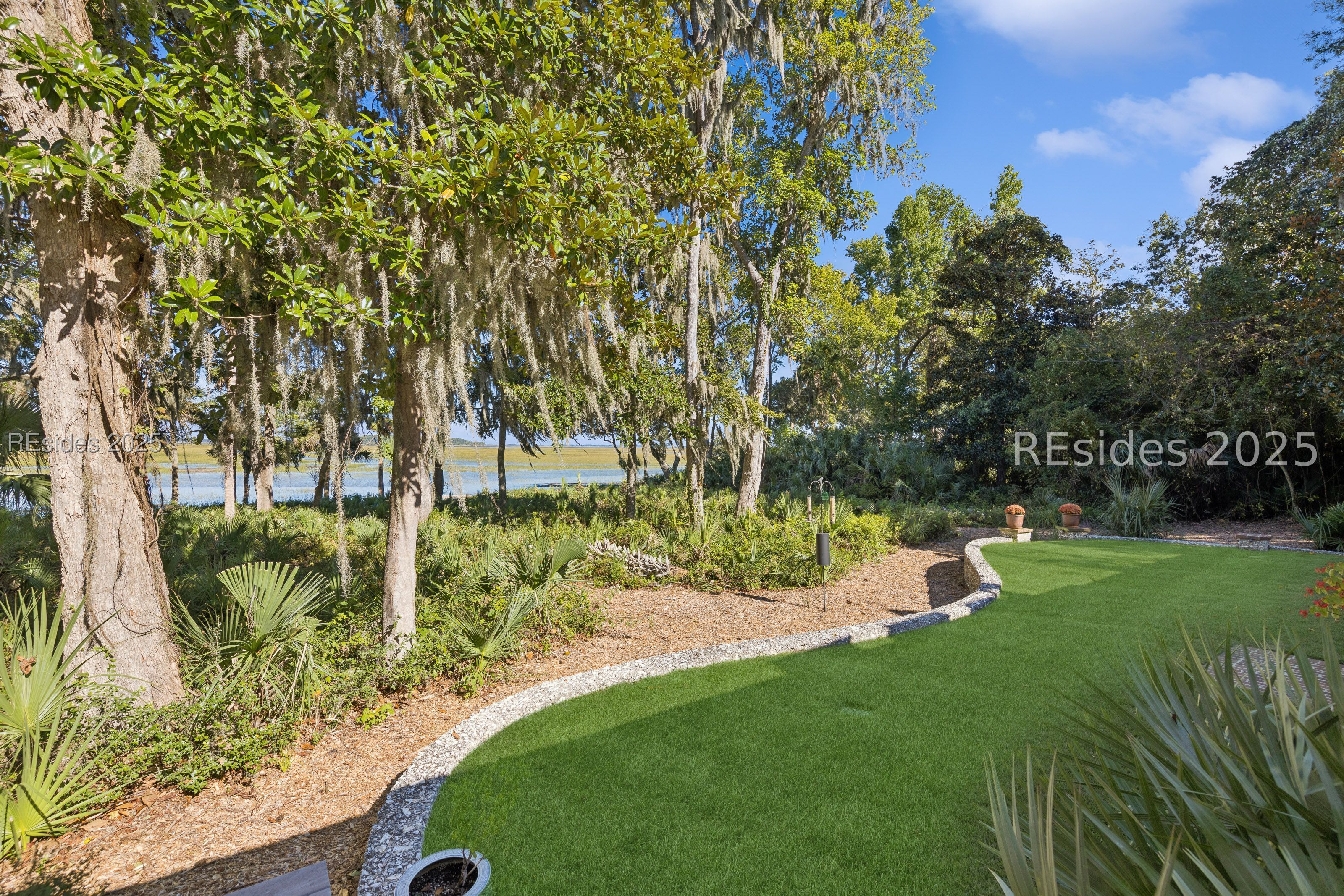 16 Live Oak Forest