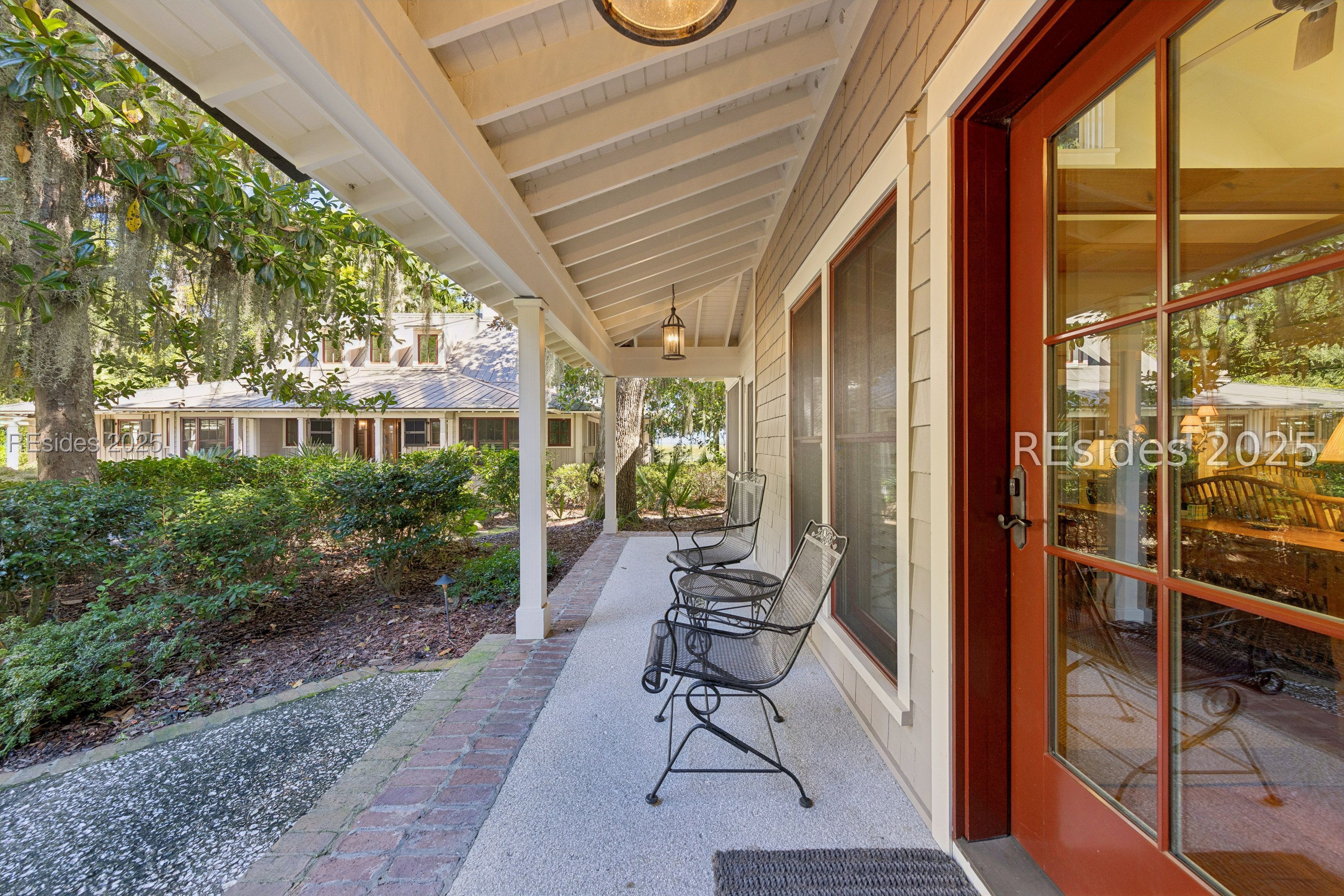 16 Live Oak Forest