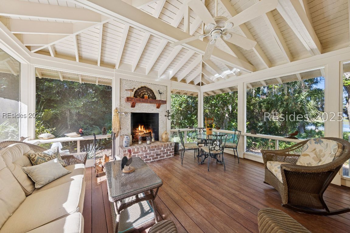 16 Live Oak Forest