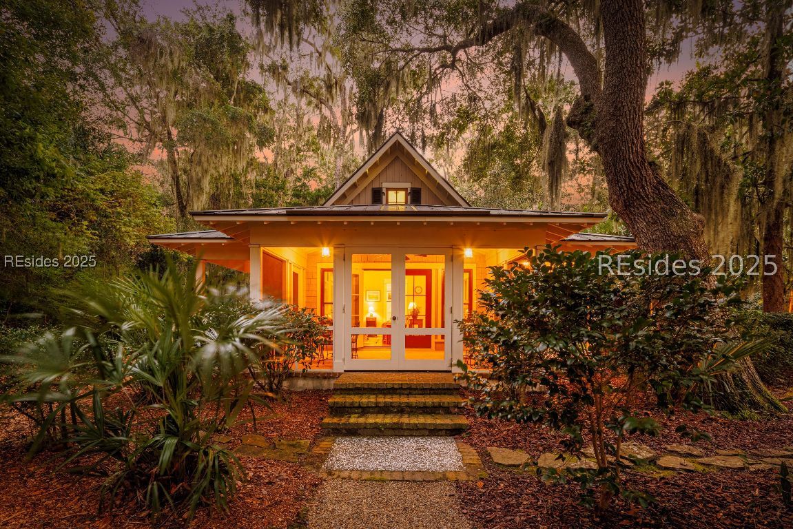 16 Live Oak Forest