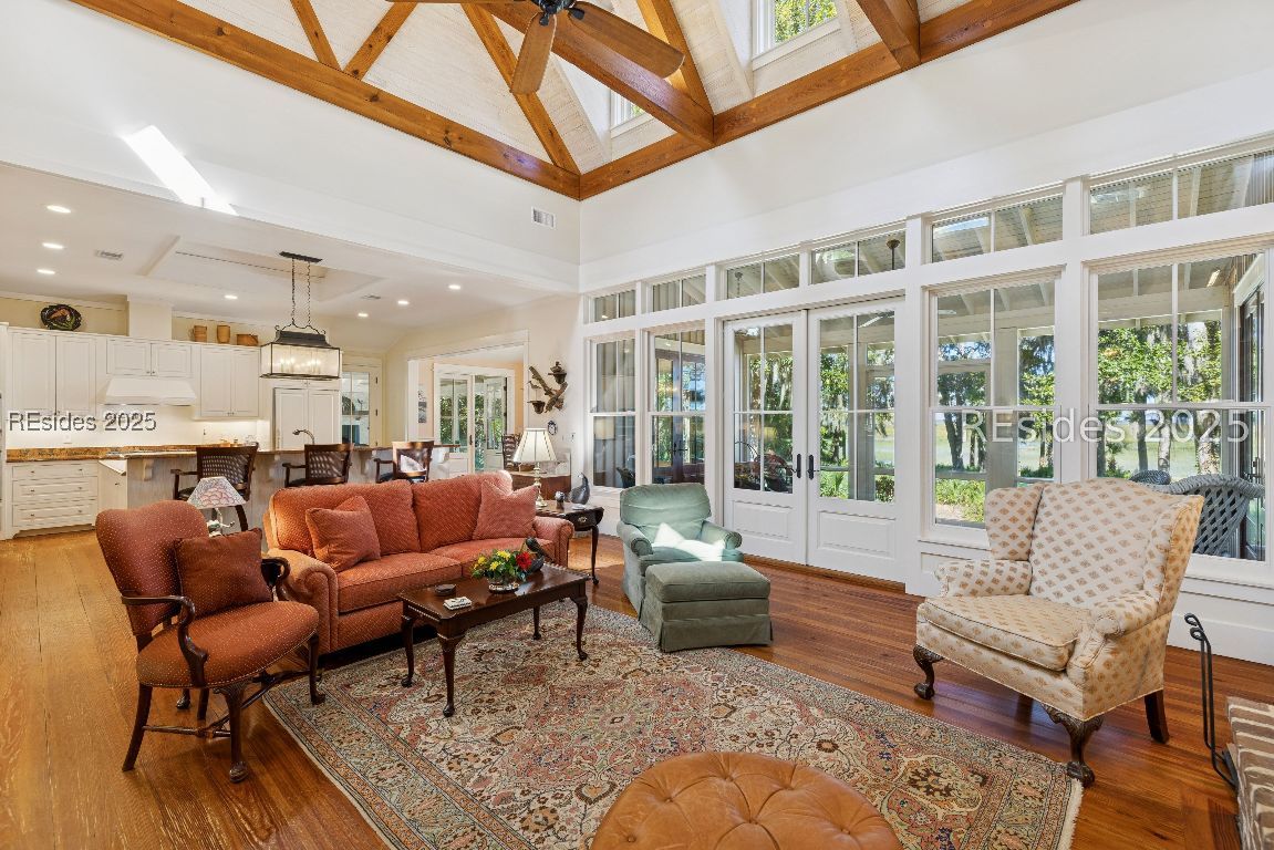 16 Live Oak Forest