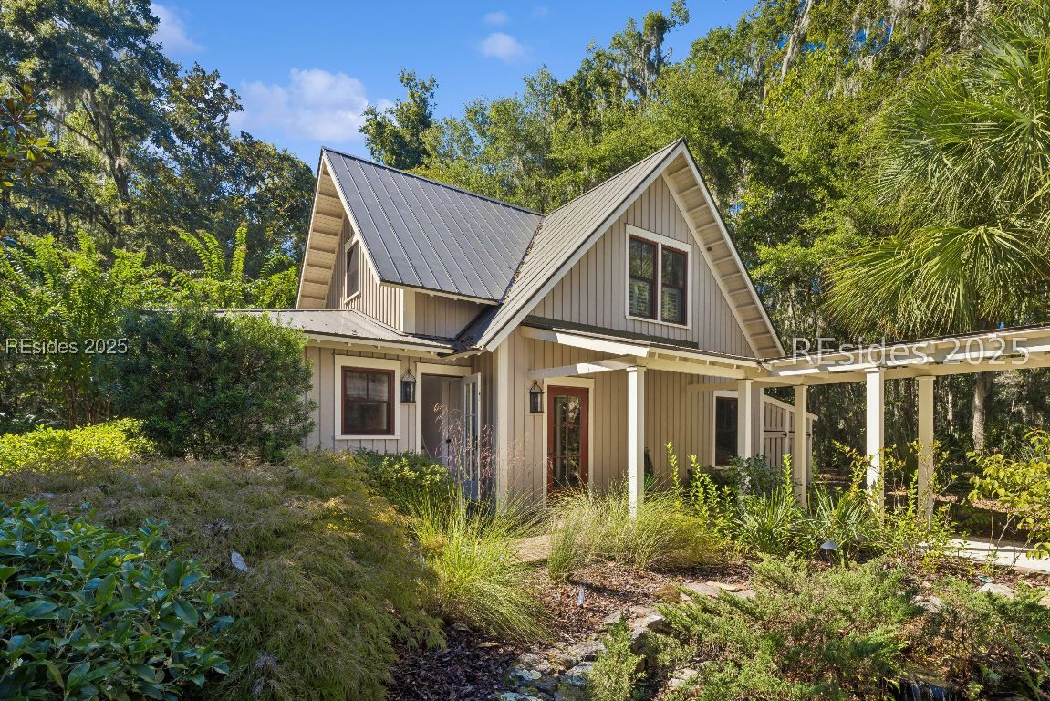 16 Live Oak Forest