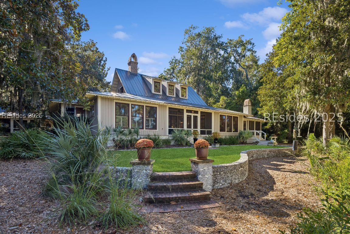 16 Live Oak Forest
