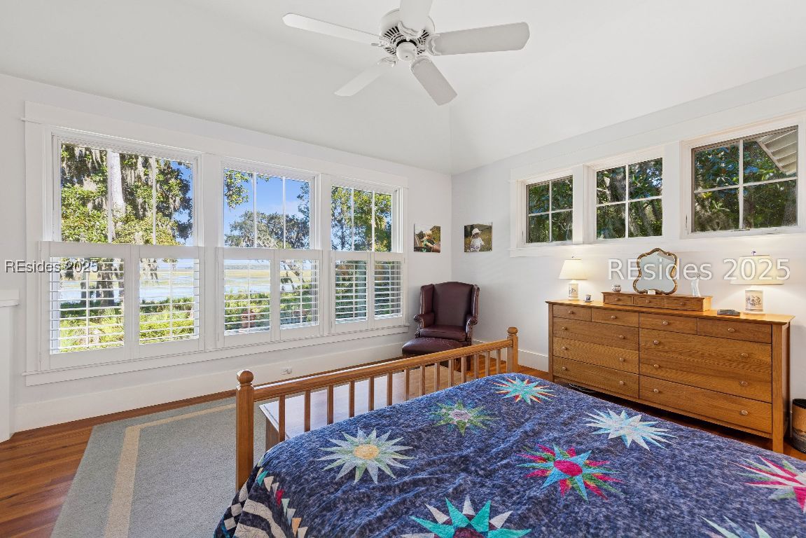 16 Live Oak Forest
