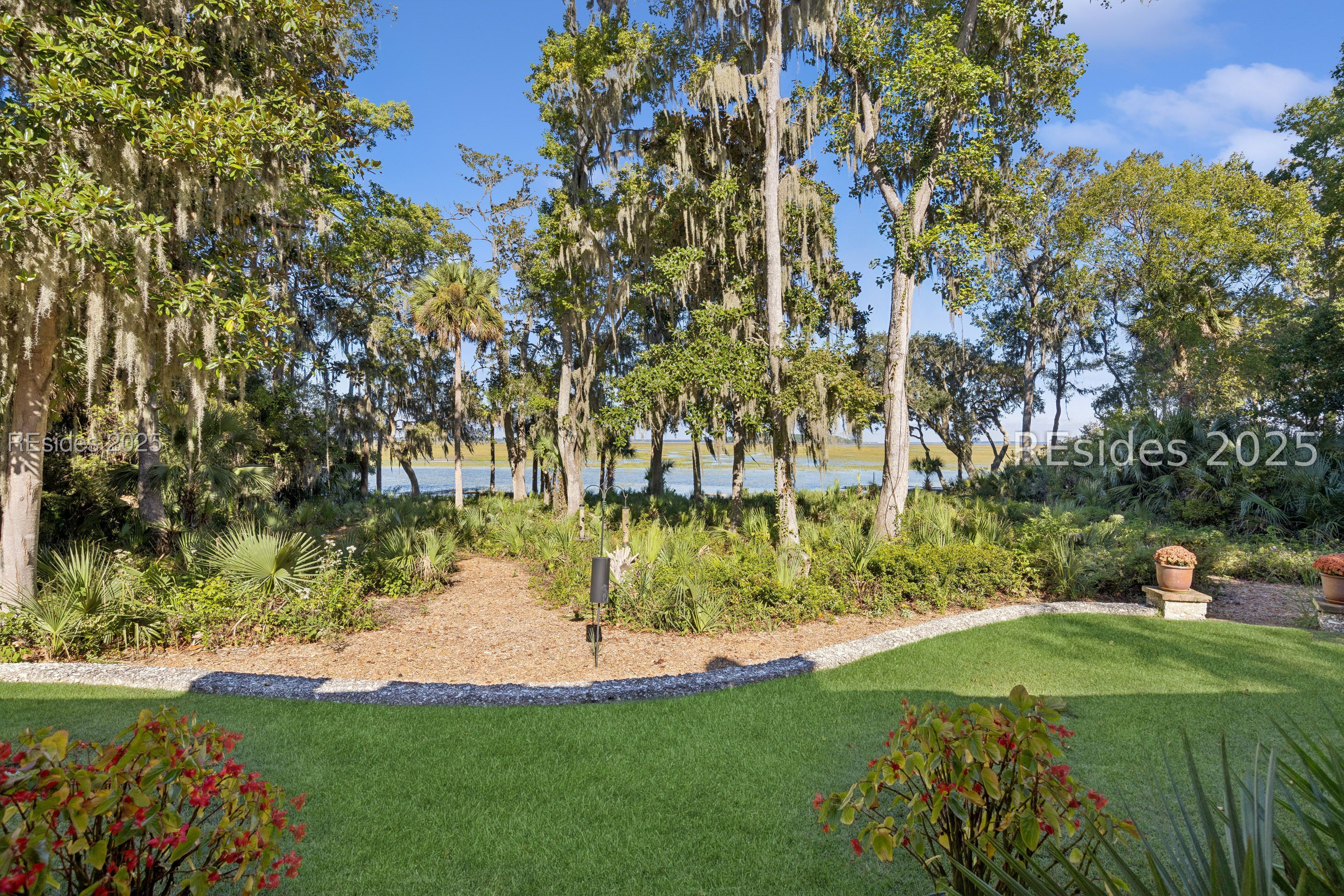 16 Live Oak Forest