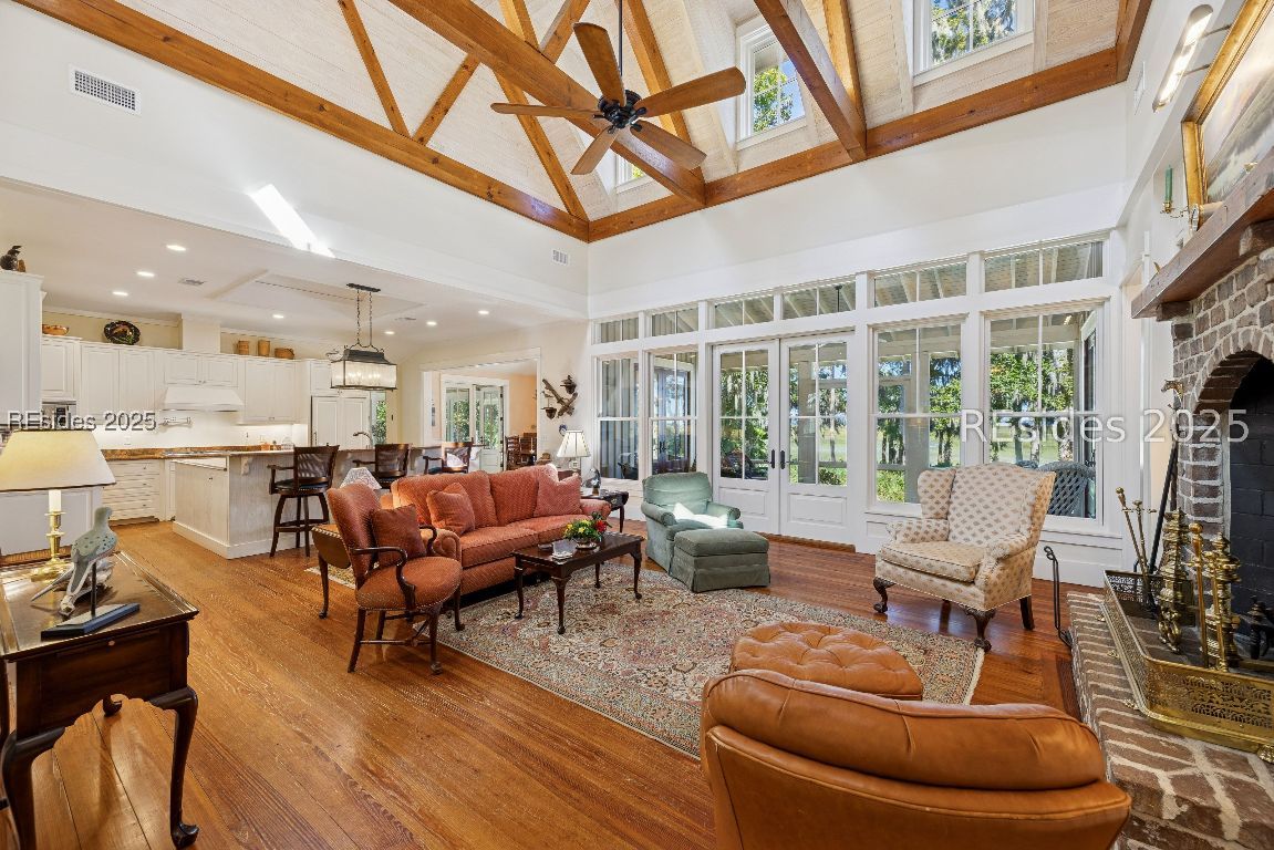 16 Live Oak Forest