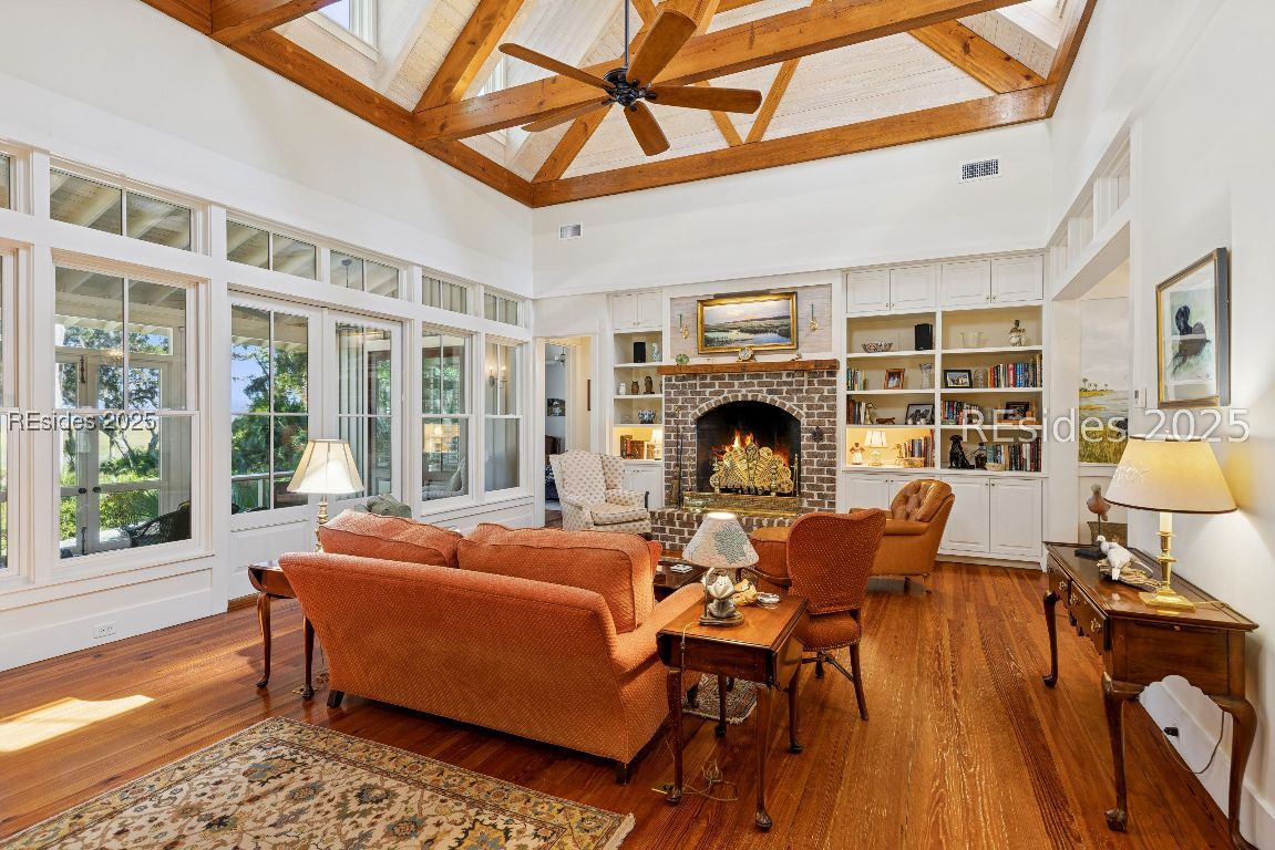 16 Live Oak Forest