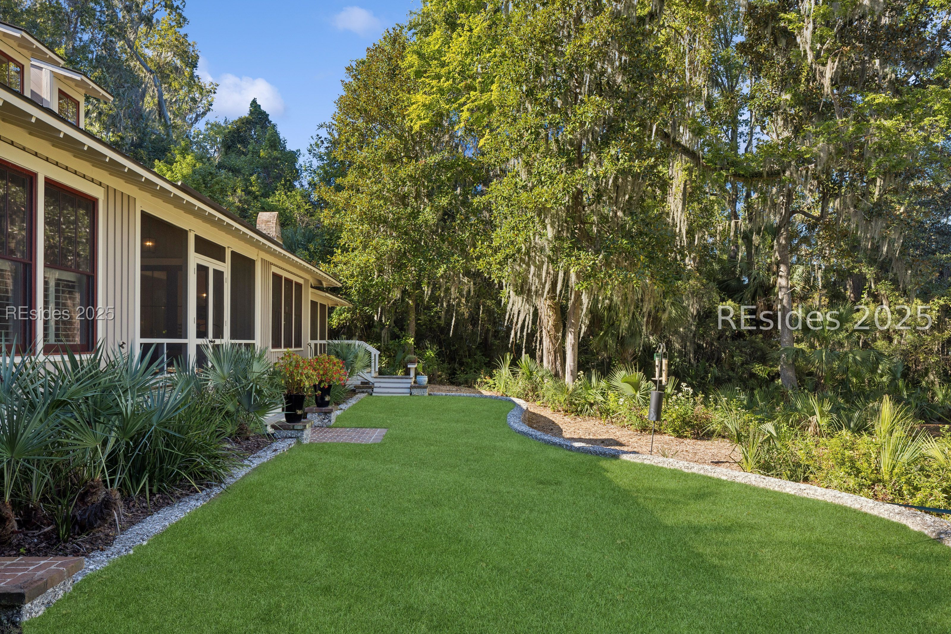 16 Live Oak Forest