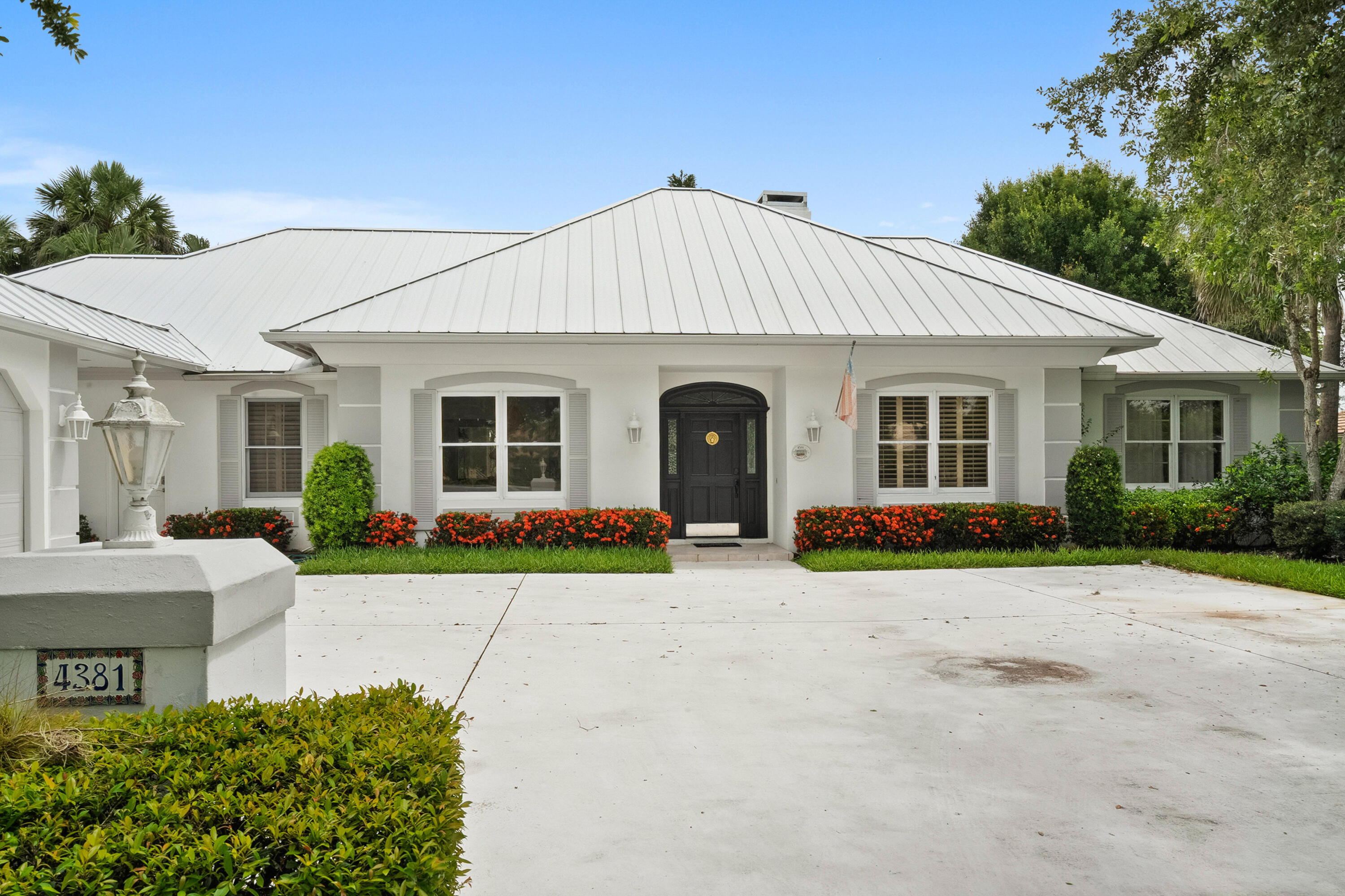 4381 SW Parkgate Boulevard