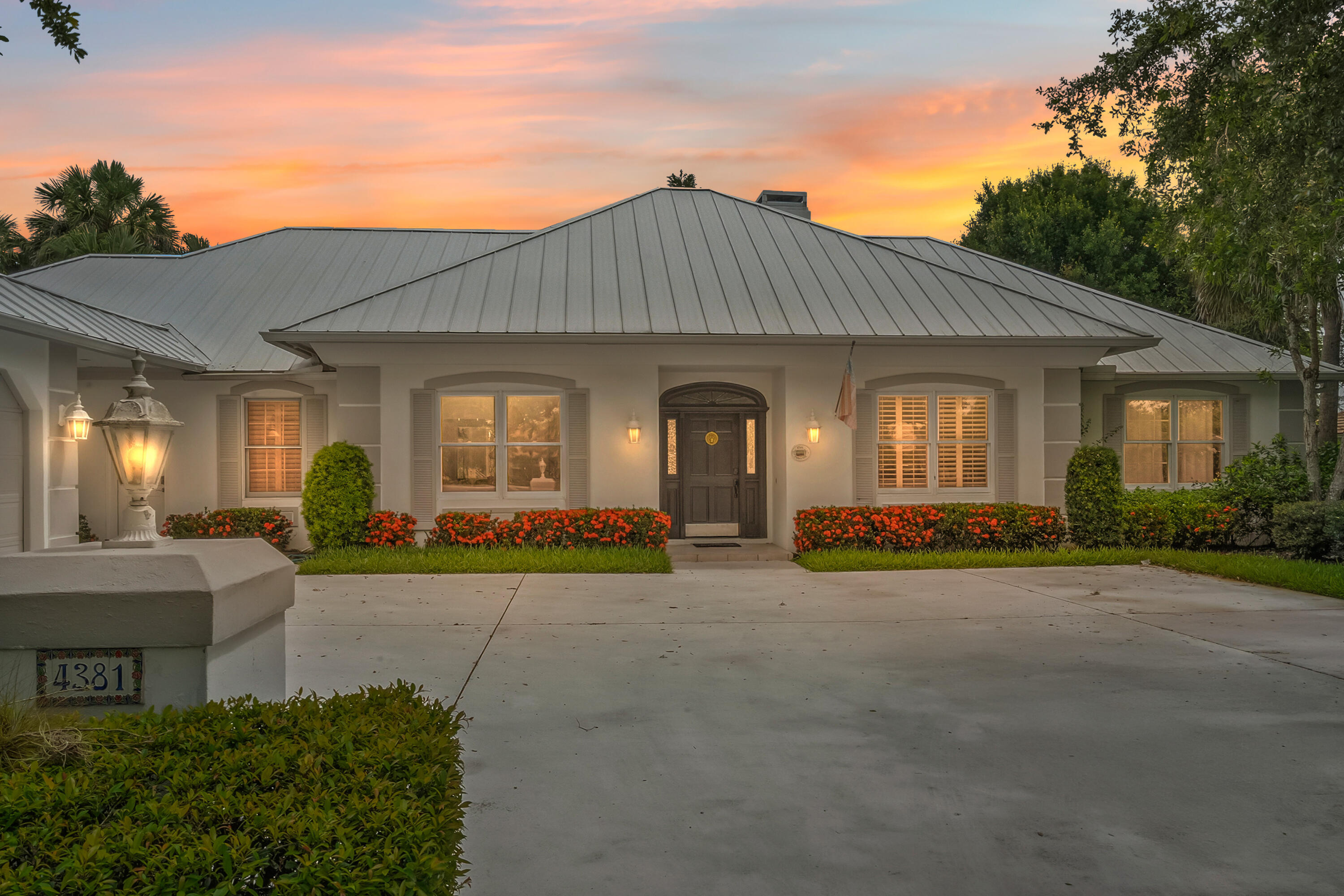 4381 SW Parkgate Boulevard