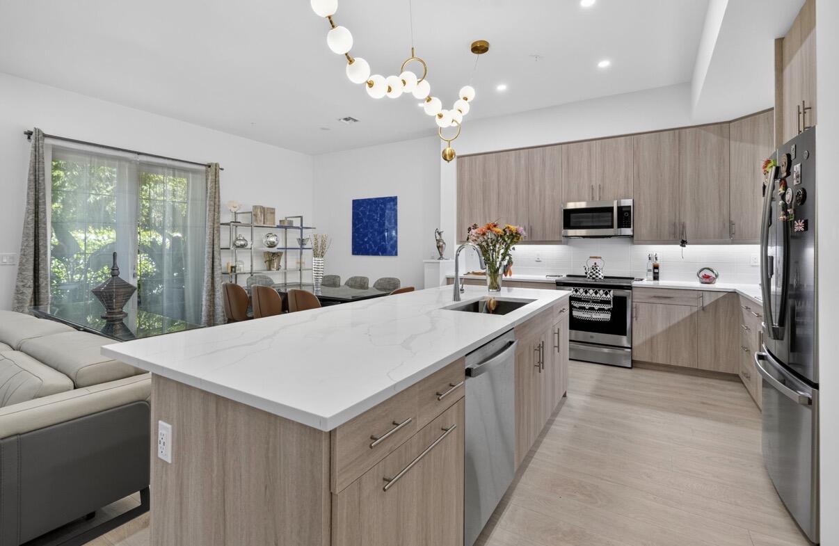 114 ROYAL PALM Circle