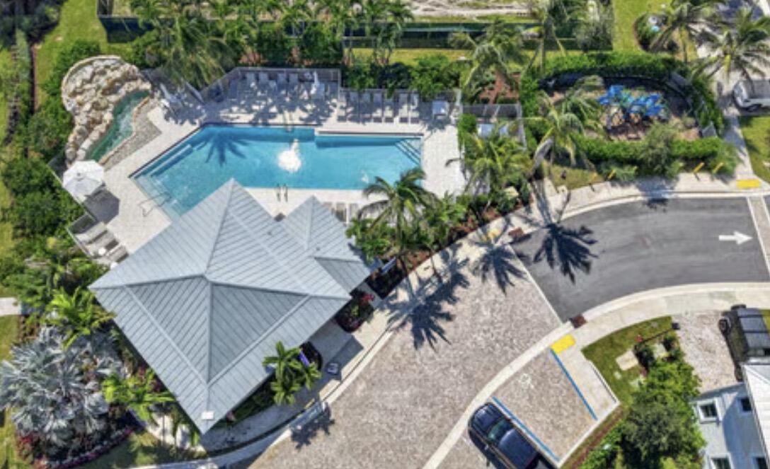 114 ROYAL PALM Circle