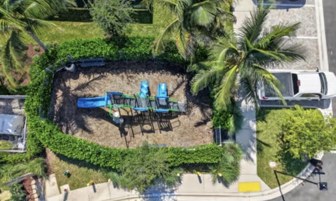 114 ROYAL PALM Circle